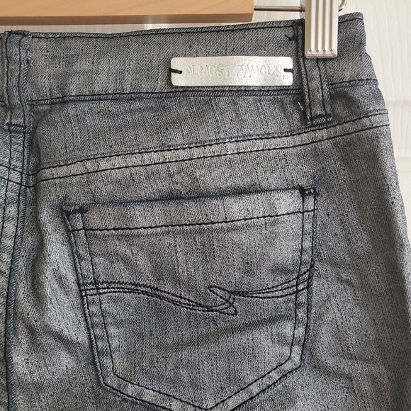 NWOT Almost Famous Metalic coated jeans size 3 - Picture 5 of 6